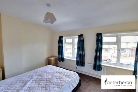 2 bedroom terraced house to rent - Photo 4