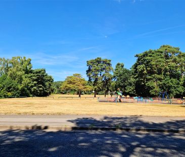 Queens Pine, Bracknell, Berkshire, RG12 - Photo 1