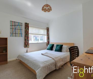 4 bedroom terraced house to rent - Photo 3