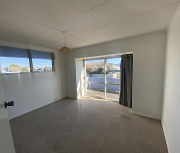 GREAT FAMILY HOME - Photo 6