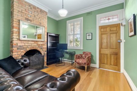 SUPERCOOL TOWNHOUSE - Photo 2