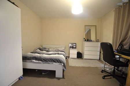 Linden Court, Englefield Green, TW20 - Photo 2