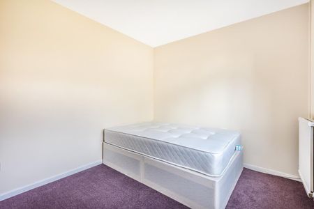 5 bedroom semi-detached house to rent - Photo 3