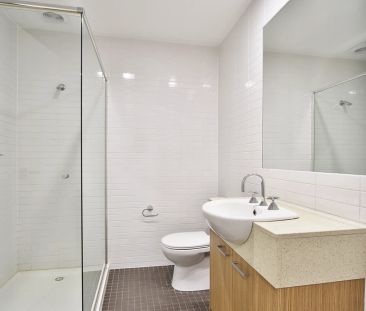 LOCATION PERFECT! - Photo 1