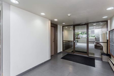 Sandringham Apartments - Photo 4