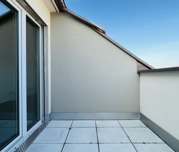 Totalsanierte 2.5-Zimmer-Wohnung mit Balkon und eigenem Waschturm - Foto 4