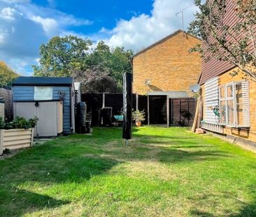 Queendale Court, Woking - Photo 2