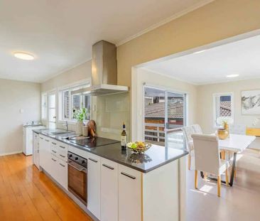 Character & Convenience in the Heart of Northcote - Photo 4