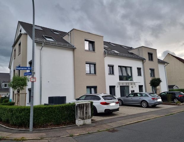 Helle, neuwertige 3-Zimmer-Wohnung mit Balkon - Photo 1