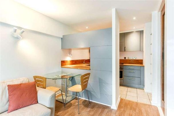Myddelton Passage, London, EC1R - Photo 1