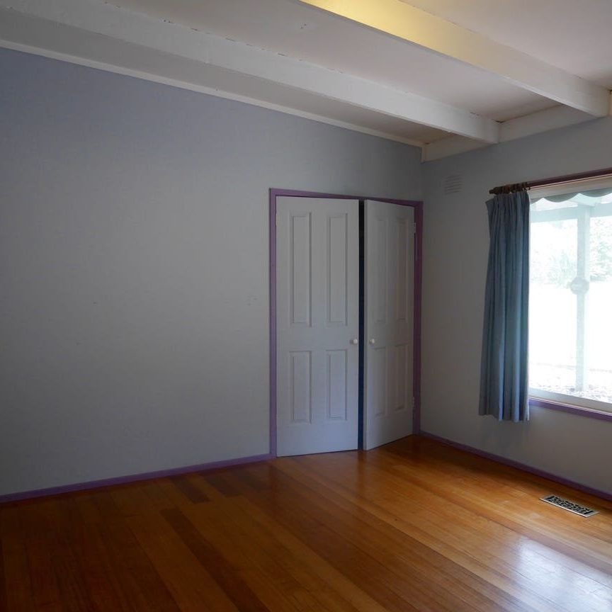 Charming 4-Bedroom Family Home in Peaceful Mount Evelyn - Photo 1
