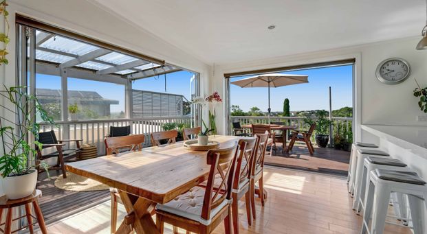 Space, Style, Spectacular Outlook - Photo 1