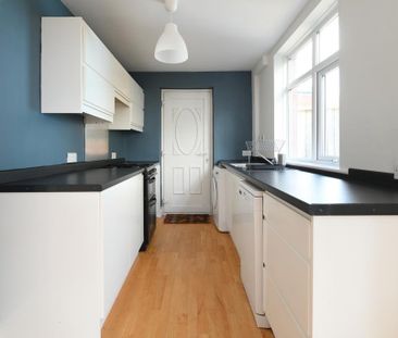3 bedroom semi-detached house to rent - Photo 4