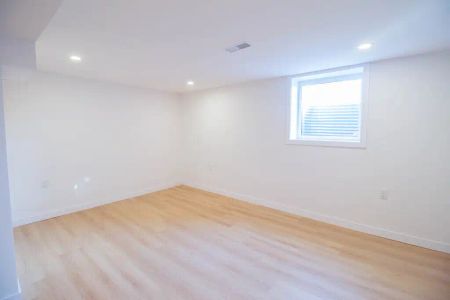 58 Churchill Avenue — 1 Bedroom - Photo 2