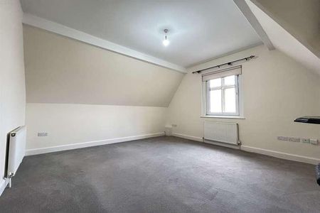 Town Centre, Basingstoke, RG21 - Photo 2