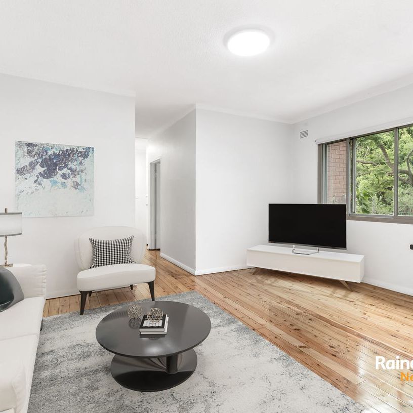 Renovated two bedroom apartment - Photo 1