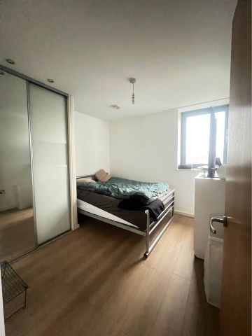 2 Bed Flat, Somerset Place, SW2 - Photo 2