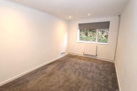 2 bedroom maisonette to rent - Photo 3