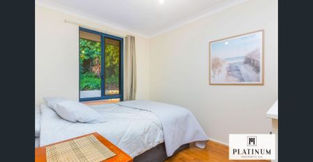 Stylish, Move-In Ready Home in a Quiet Street! - Photo 5