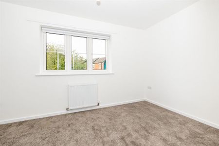 2 bedroom semi-detached house to rent - Photo 5