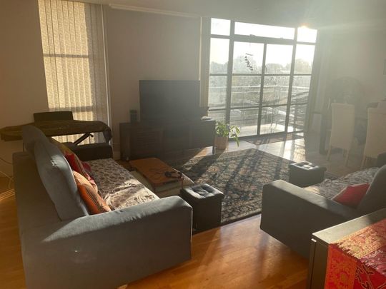 3 Bed Penthouse, Town Meadow, TW8 - Photo 1