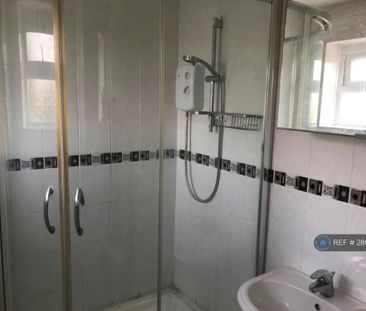 2 bedroom maisonette to rent - Photo 4