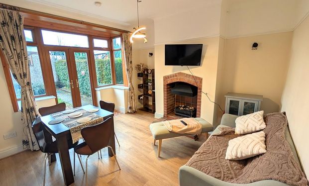 1 bedroom in a house share to rent - Photo 1