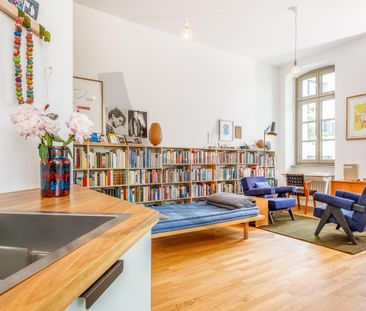 Contemporary Living - Photo 2