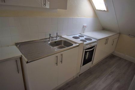 2 bedroom flat to rent - Photo 3