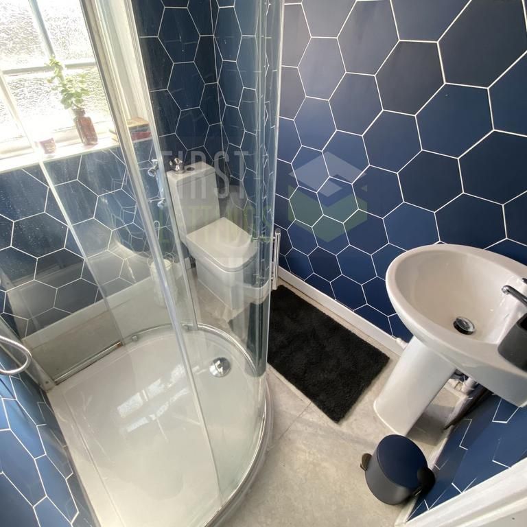 4 bedroom house to rent - Photo 1