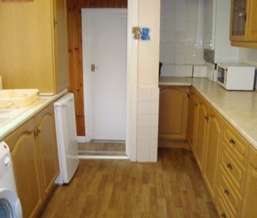 Smart 4 bed house on Hardy Street near HULL uni and shops - Photo 5