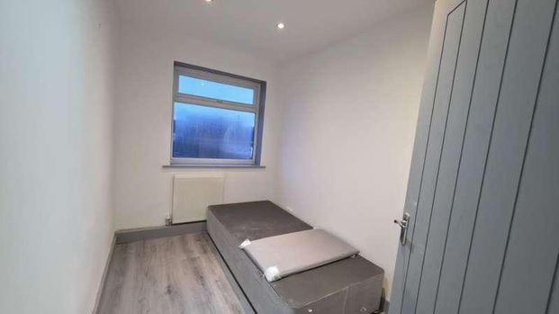 Windrush Road, Swindon, SN25 - Photo 1