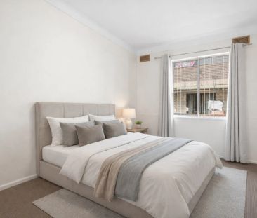 Stylish Apartment in Ideal Location - Photo 2