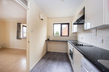 2 bedroom flat to rent - Photo 3