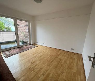 4 bedroom flat to rent - Photo 2
