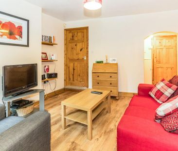 2 bedroom terraced house to rent - Photo 1