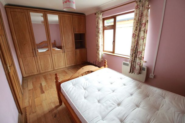 Apartment to rent in Cork, Blackrock - Photo 1