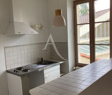 Location Appartement 2 pièces 41m² FONTENAY LE COMTE 85200 - Photo 3