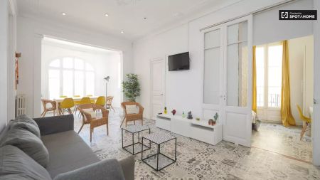 Room in a shared 11-bedroom apartment for rent in Vila de Gràcia, perfect for students and professionals. - Foto 5