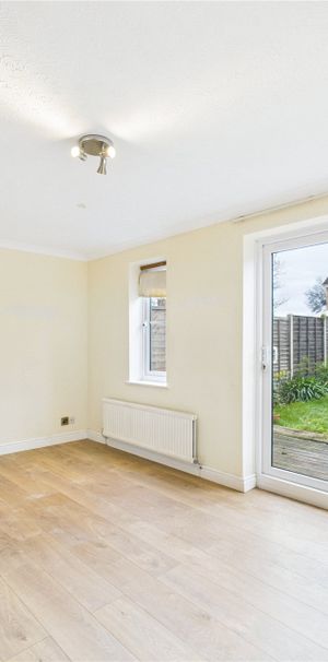 Winterbourne Walk, Camberley Winterbourne Walk, Camberley - Photo 2