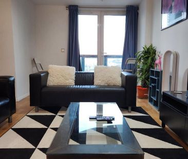 2 bedroom flat to rent - Photo 2