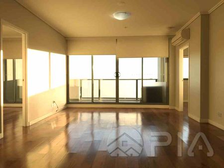 1006B/8 Cowper Street Parramatta - Photo 2