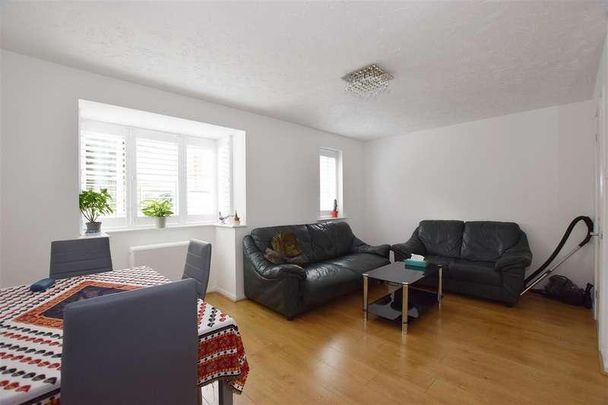 Woodvale Way, Cricklewood, London, NW11 - Photo 1
