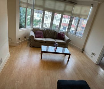 2 Bed Flat, Hurstwood Road, NW11 - Photo 3