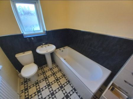 2 bedroom terraced house to rent - Photo 5