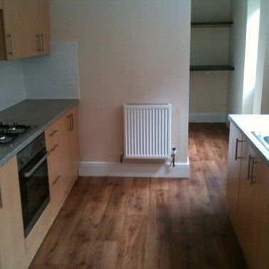 Large 4 Bedroom Student House - Photo 1