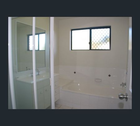 102 Riverbend Drive, Douglas, Qld 4814 - Photo 3