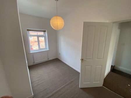 2 Bed Terraced House, Cyclone St, M11 - Photo 3