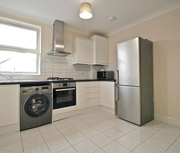 High Street, TW3, Hounslow - Photo 1