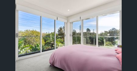 Architectural Coastal Sanctuary - Photo 4